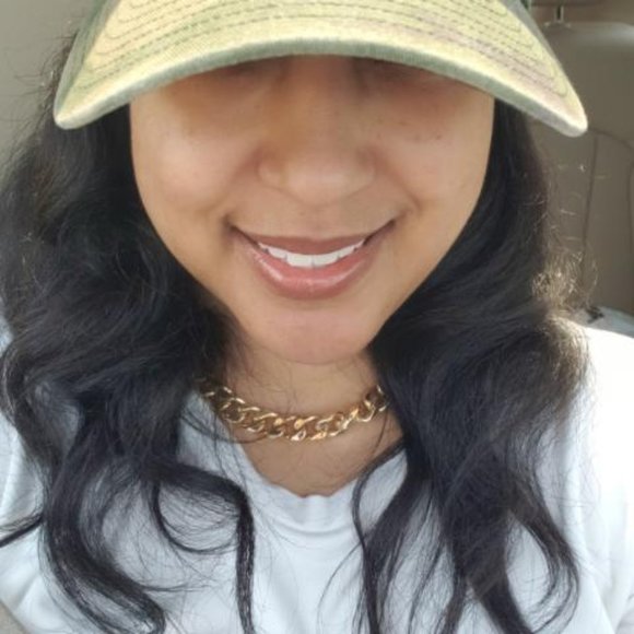 Meet your Posher, Toria - Picture 1 of 1